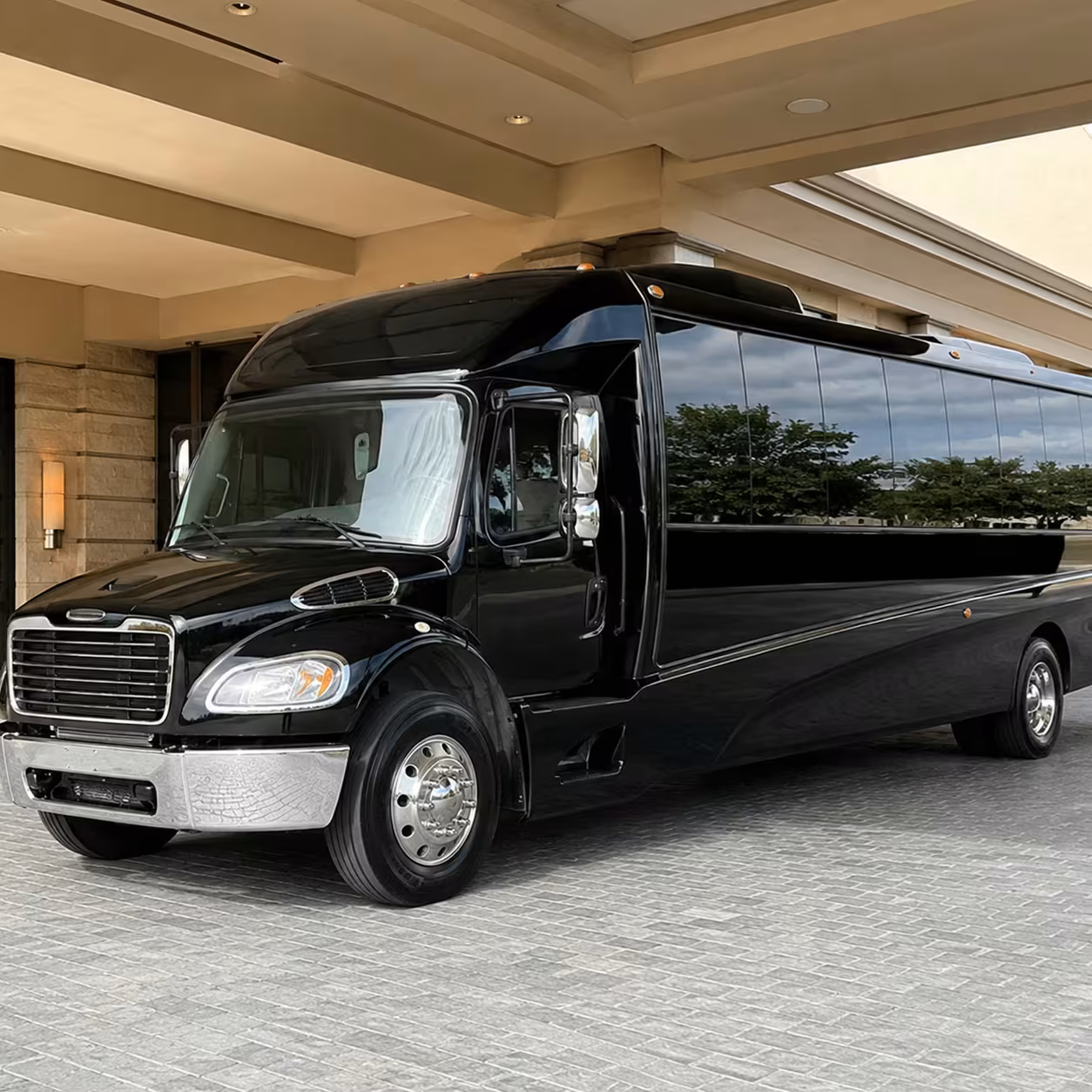 minibus rentals and motorcoaches sized for thornton field trips