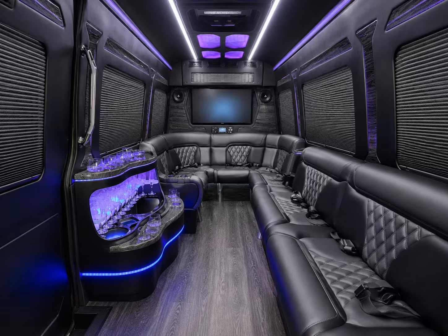 thornton shuttle buses for construction and industrial job sites